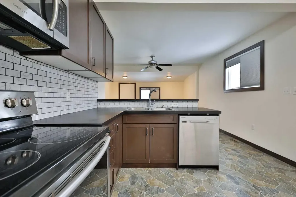 1817 1a Avenue N Lethbridge AB T1H 0A9