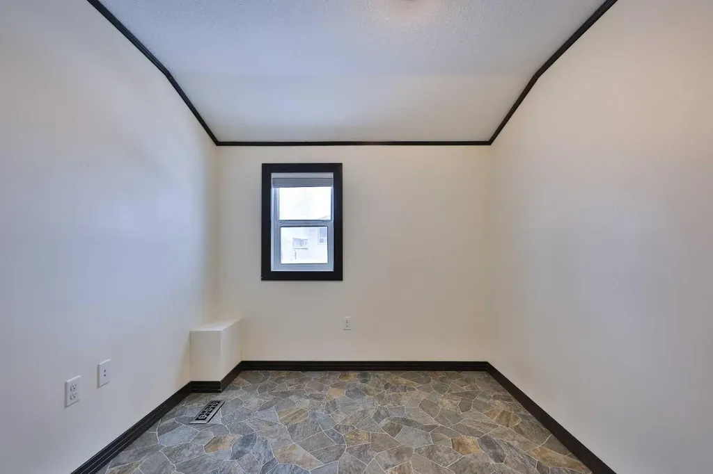 1817 1a Avenue N Lethbridge AB T1H 0A9