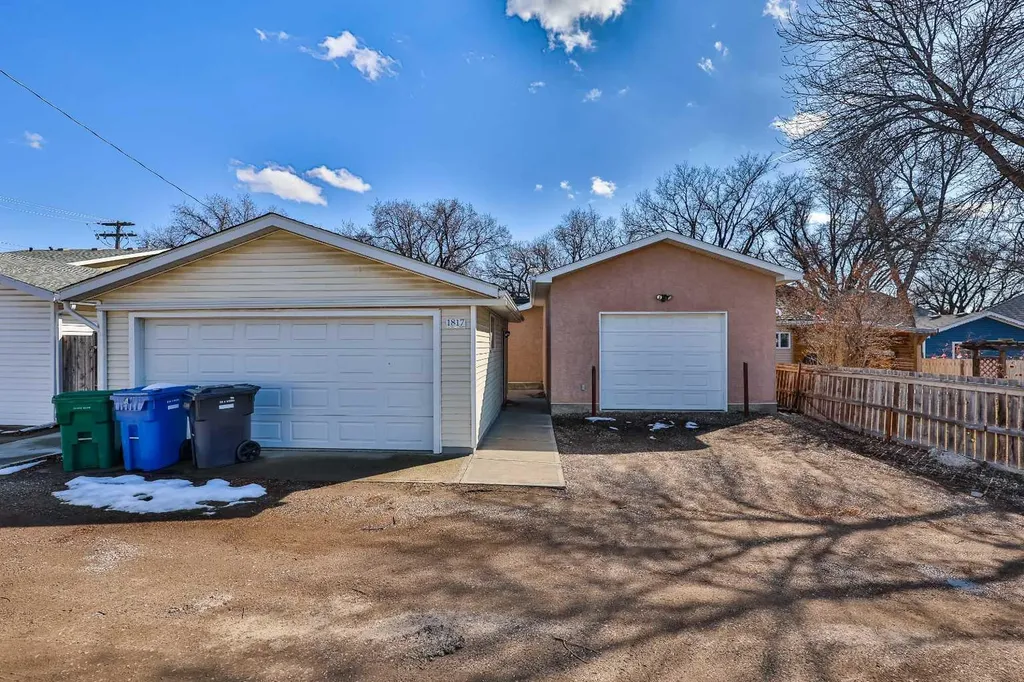 1817 1a Avenue N Lethbridge AB T1H 0A9