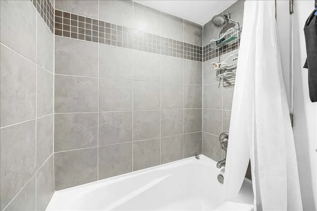 2020 11 Avenue SW Calgary AB T3C 0P1
