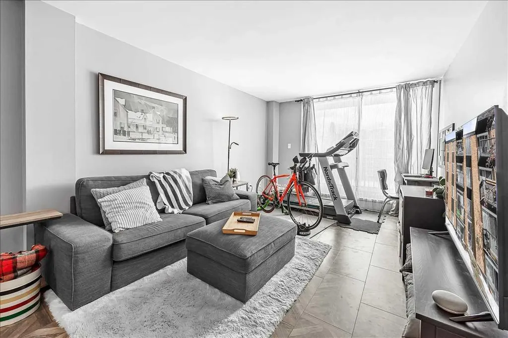 2020 11 Avenue SW Calgary AB T3C 0P1