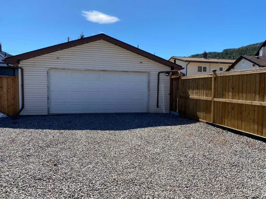1809 129 Street Blairmore AB T0K 0E0