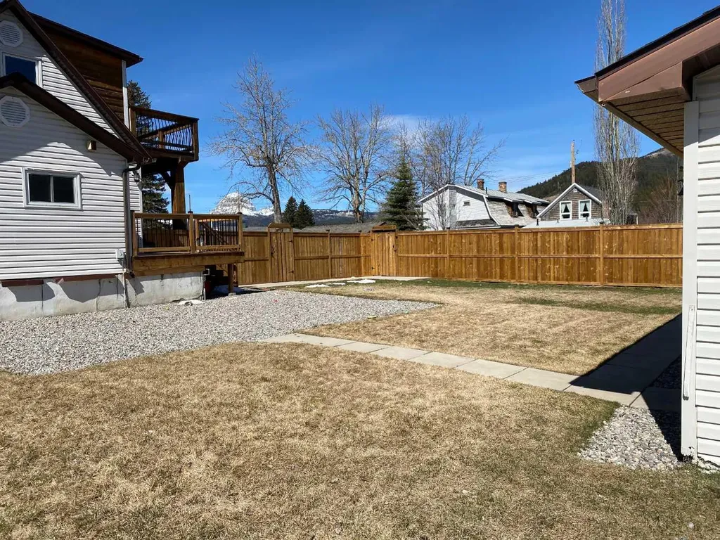 1809 129 Street Blairmore AB T0K 0E0