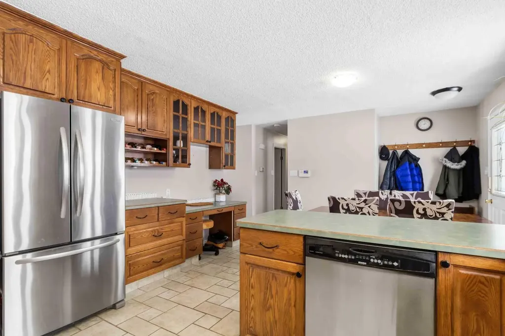 18 Clark Crescent Fort Mcmurray AB T9H 1M8