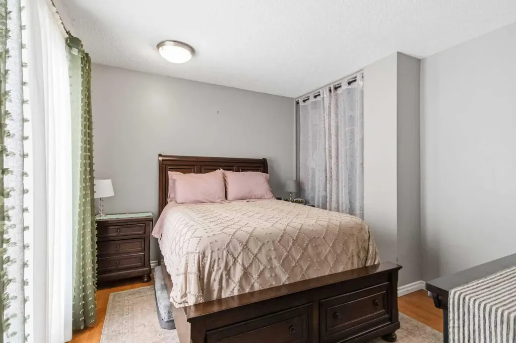 18 Clark Crescent Fort Mcmurray AB T9H 1M8