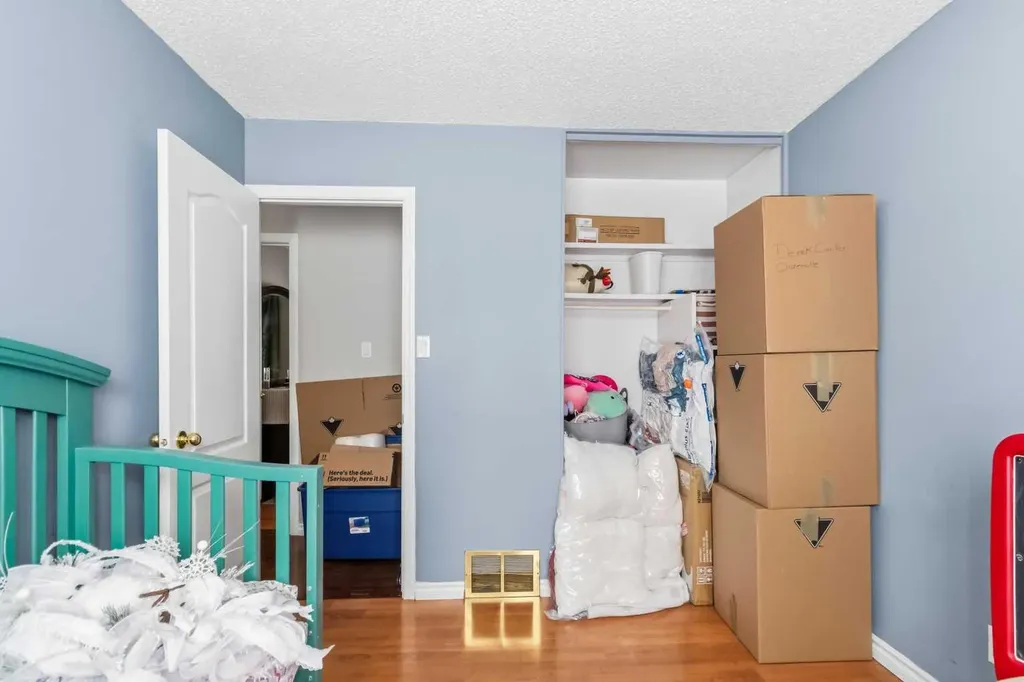 18 Clark Crescent Fort Mcmurray AB T9H 1M8