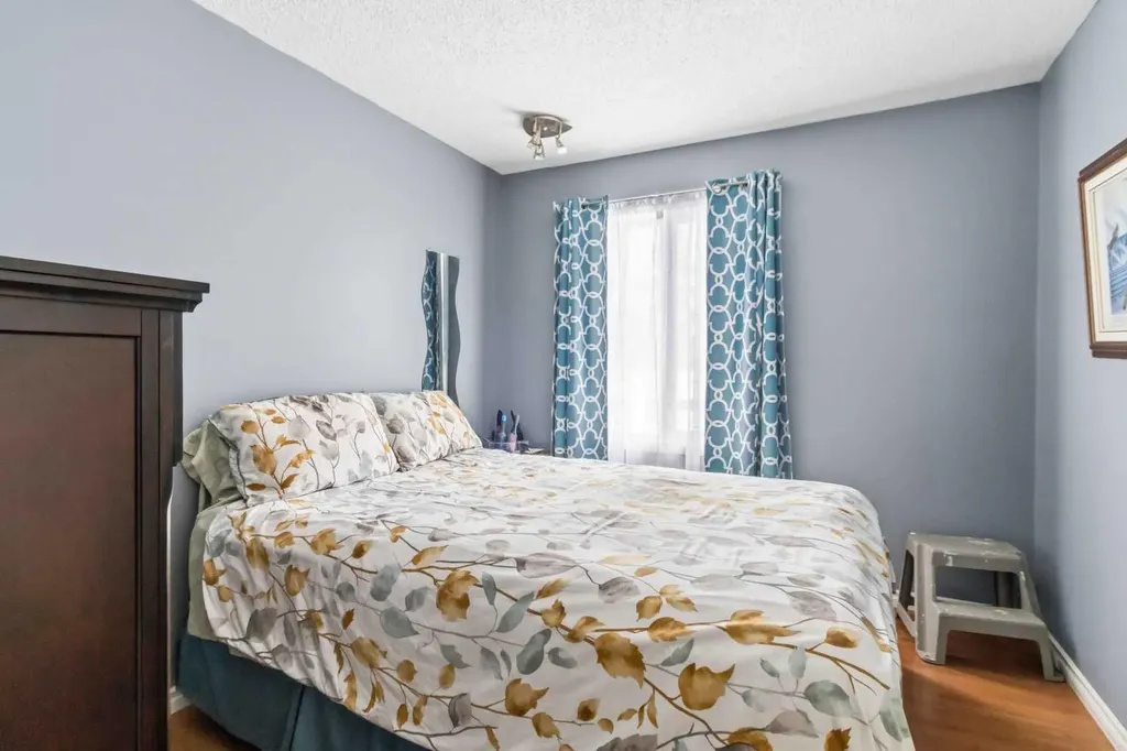18 Clark Crescent Fort Mcmurray AB T9H 1M8