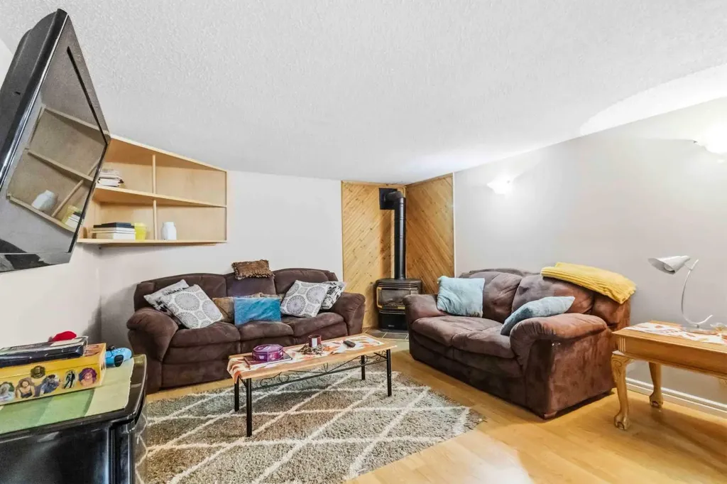 18 Clark Crescent Fort Mcmurray AB T9H 1M8