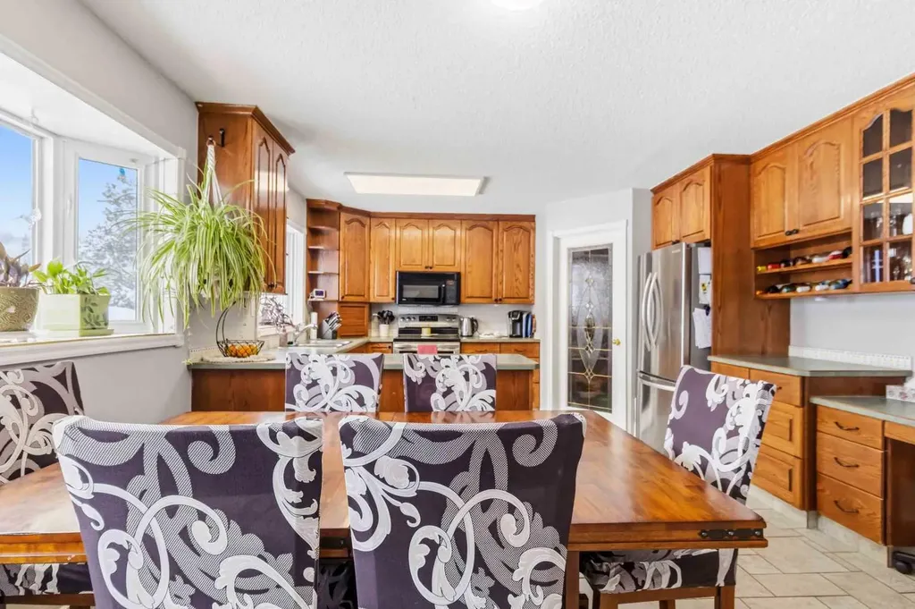 18 Clark Crescent Fort Mcmurray AB T9H 1M8