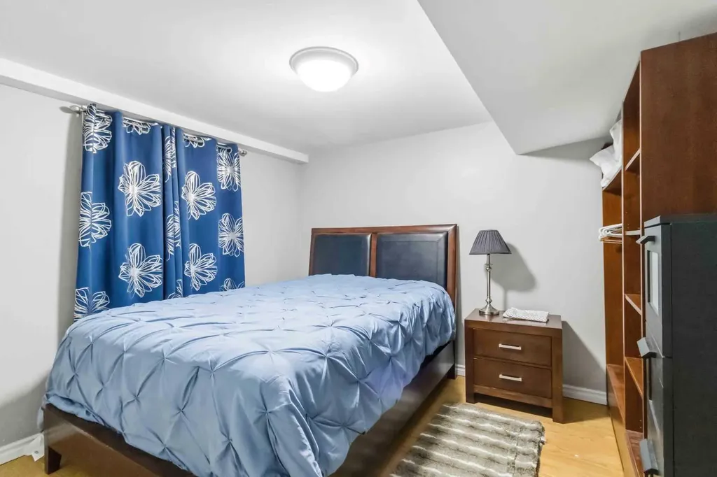 18 Clark Crescent Fort Mcmurray AB T9H 1M8