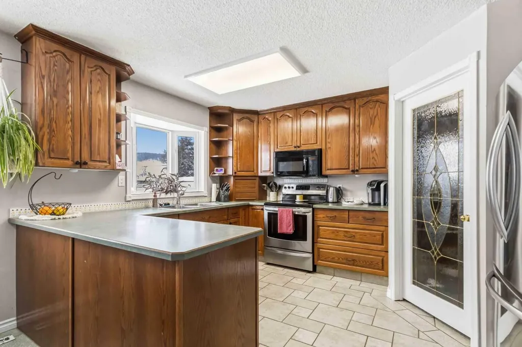 18 Clark Crescent Fort Mcmurray AB T9H 1M8