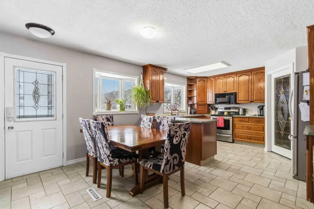 18 Clark Crescent Fort Mcmurray AB T9H 1M8