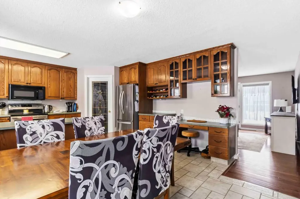 18 Clark Crescent Fort Mcmurray AB T9H 1M8