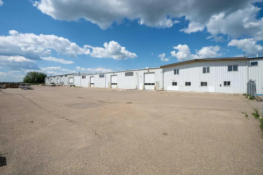 4604 62 Avenue Lloydminster AB T9V 2G2