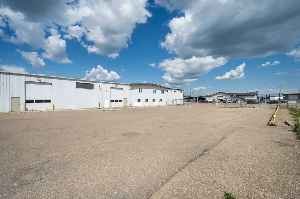 4604 62 Avenue Lloydminster AB T9V 2G2