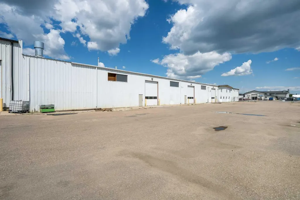 4604 62 Avenue Lloydminster AB T9V 2G2