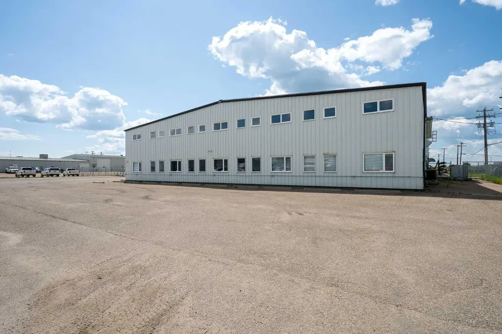 4604 62 Avenue Lloydminster AB T9V 2G2