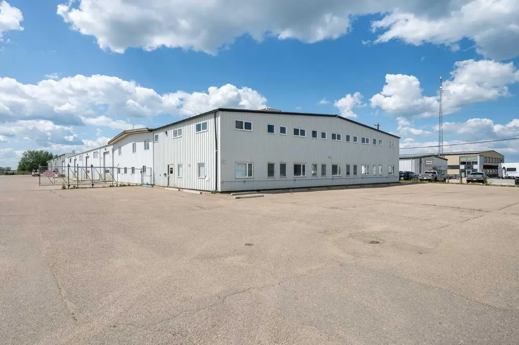 4604 62 Avenue Lloydminster AB T9V 2G2
