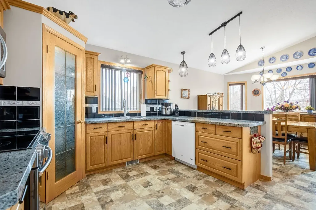 10 Madison Court Strathmore AB T1P1M5