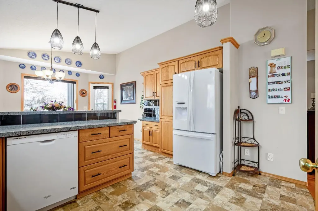 10 Madison Court Strathmore AB T1P1M5
