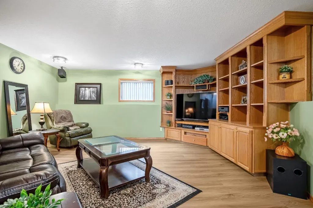10 Madison Court Strathmore AB T1P1M5
