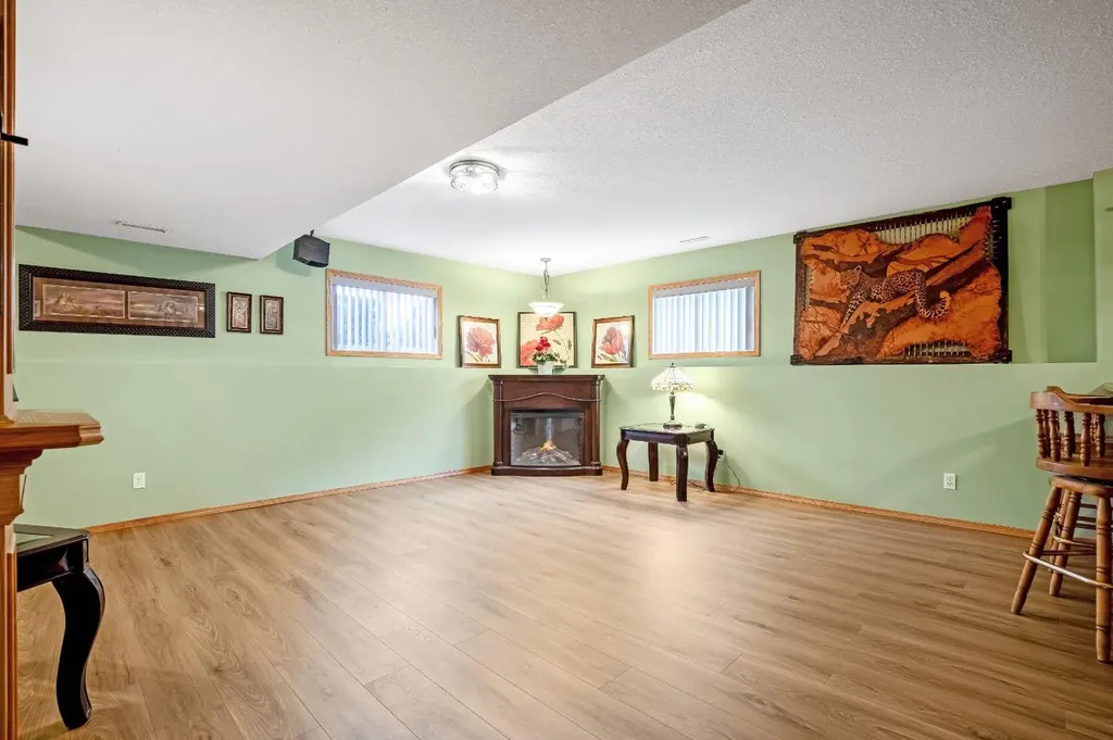 10 Madison Court Strathmore AB T1P1M5
