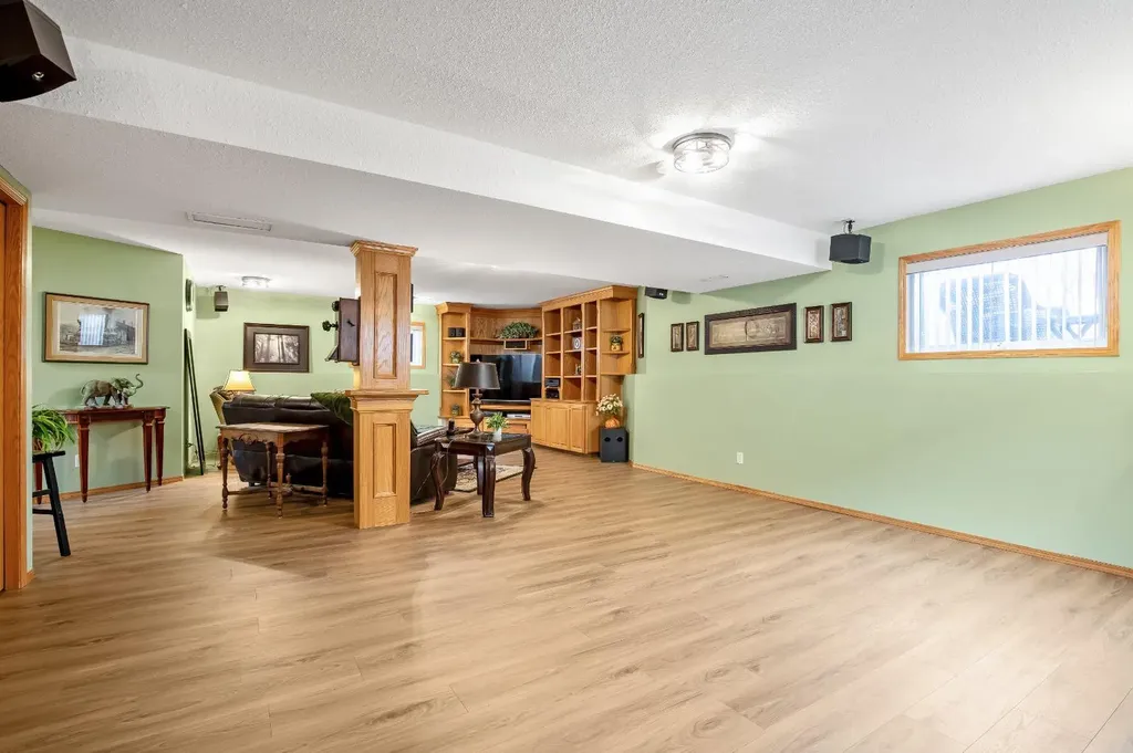 10 Madison Court Strathmore AB T1P1M5