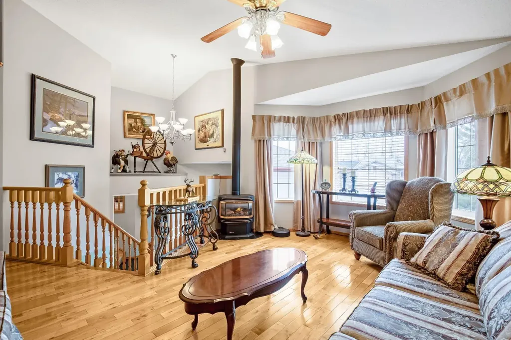 10 Madison Court Strathmore AB T1P1M5