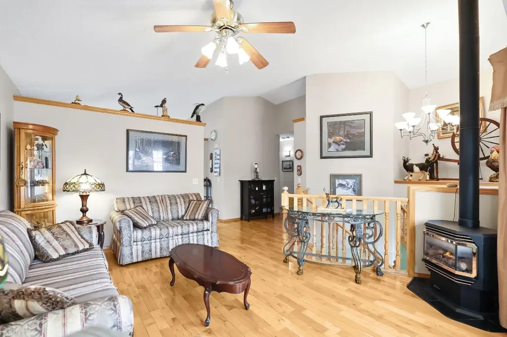 10 Madison Court Strathmore AB T1P1M5