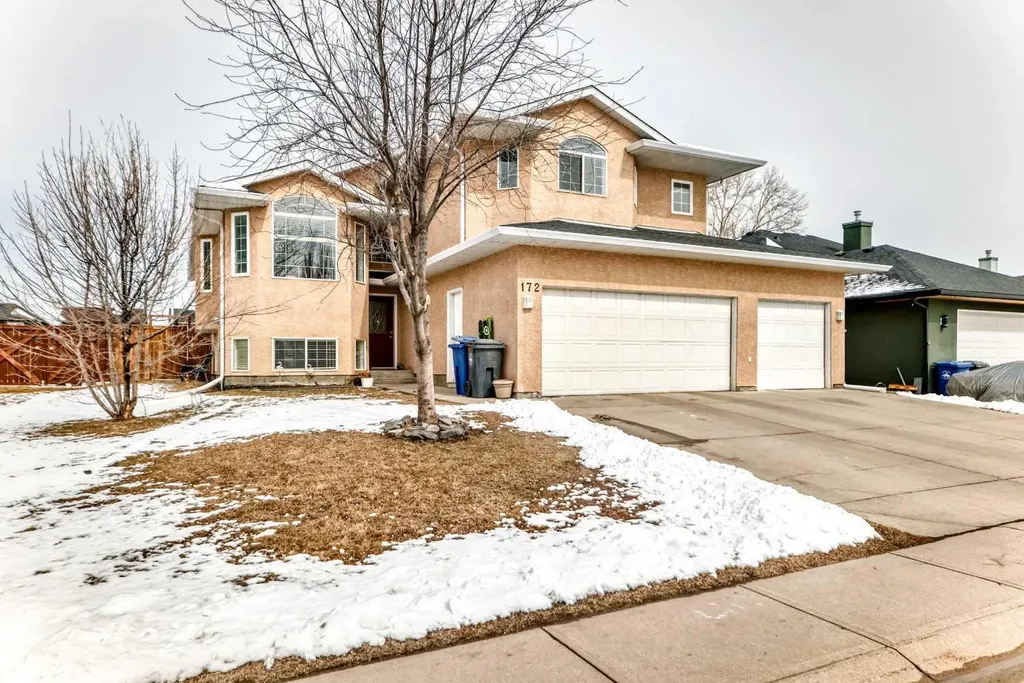 172 Sunset Heights Crossfield AB T0M0S0