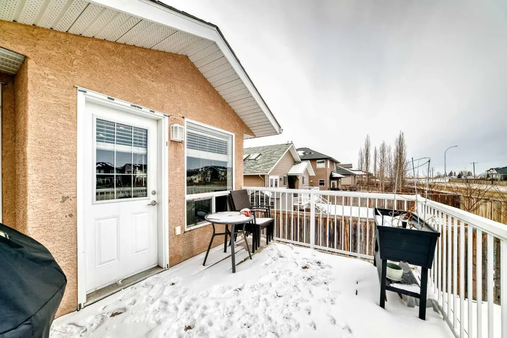 172 Sunset Heights Crossfield AB T0M0S0
