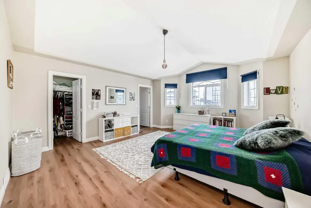 172 Sunset Heights Crossfield AB T0M0S0