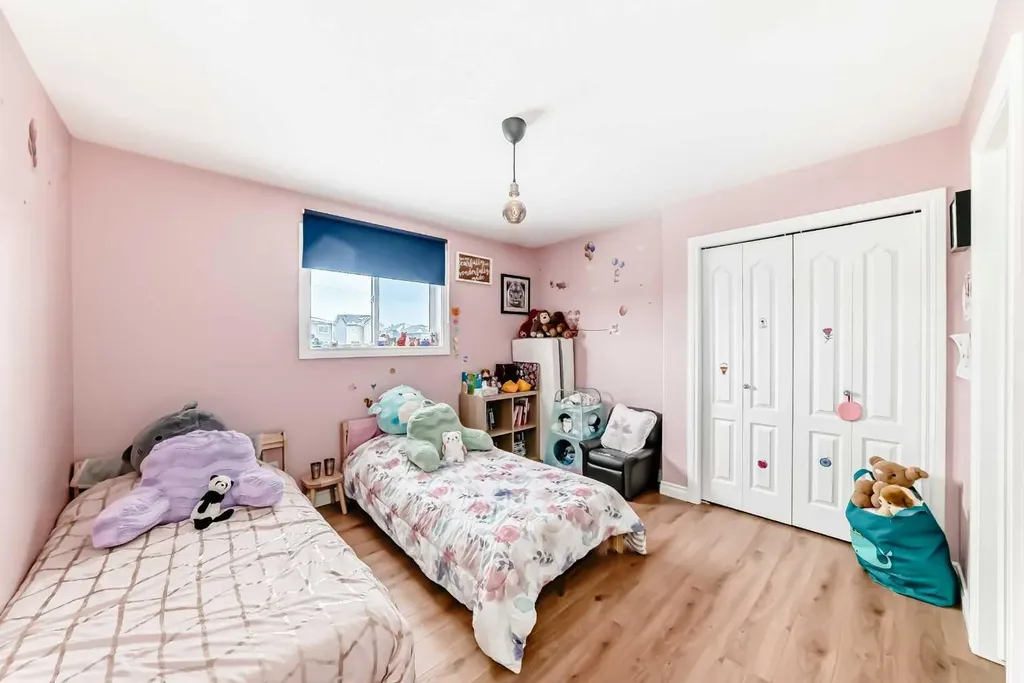 172 Sunset Heights Crossfield AB T0M0S0