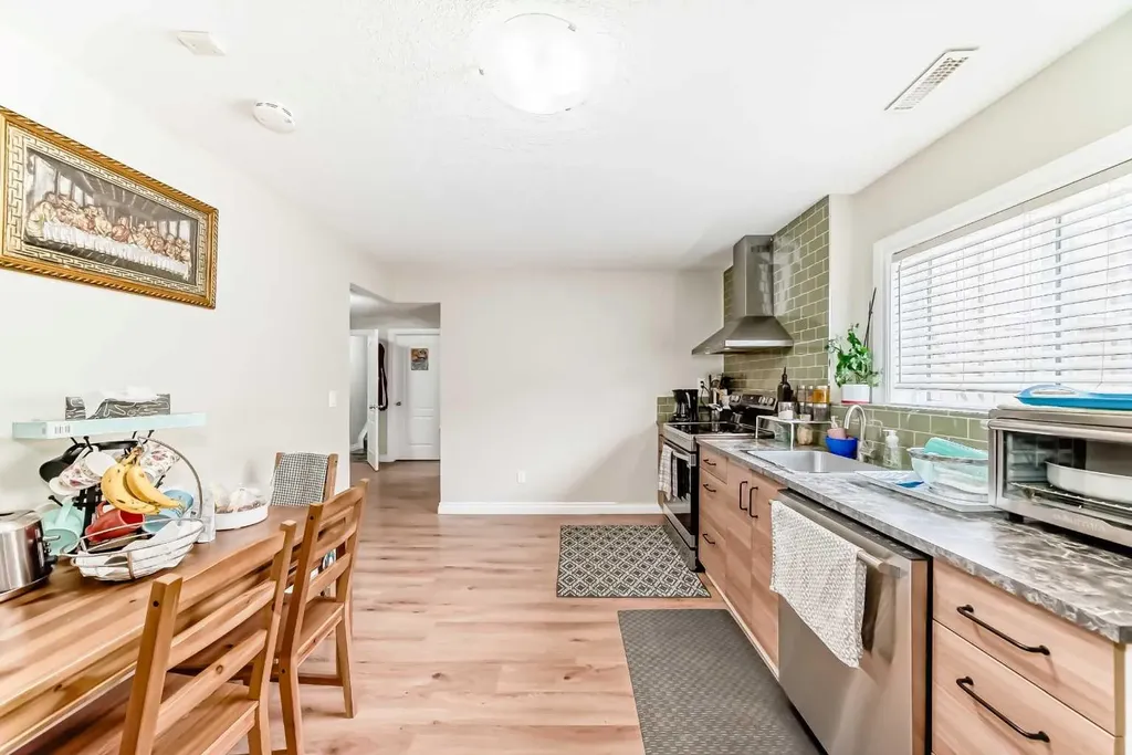 172 Sunset Heights Crossfield AB T0M0S0