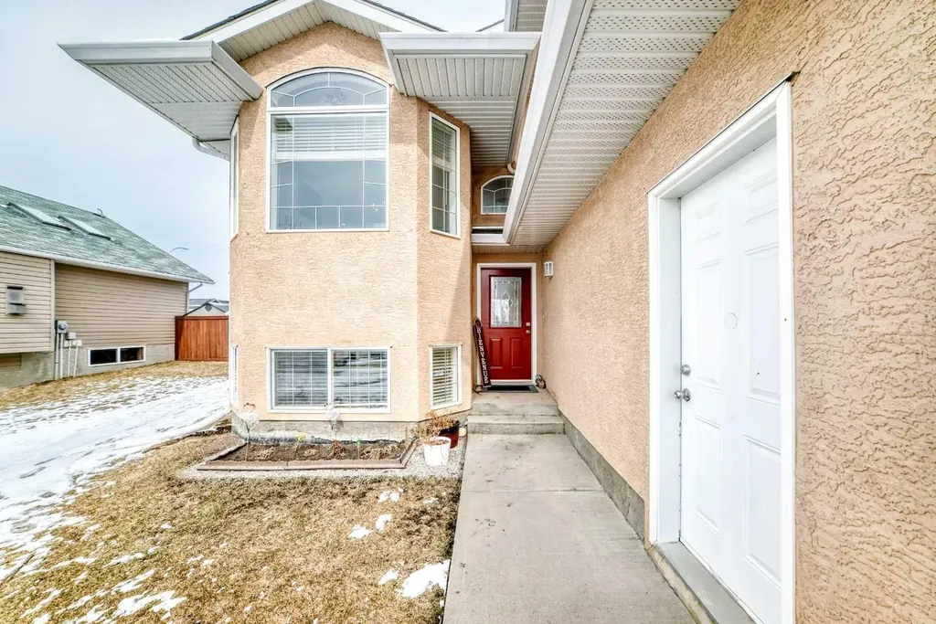 172 Sunset Heights Crossfield AB T0M0S0