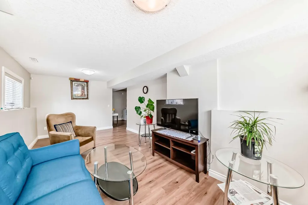 172 Sunset Heights Crossfield AB T0M0S0