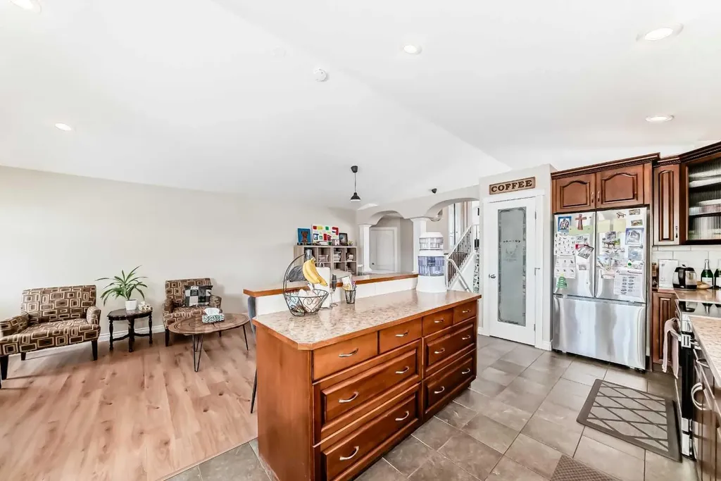 172 Sunset Heights Crossfield AB T0M0S0