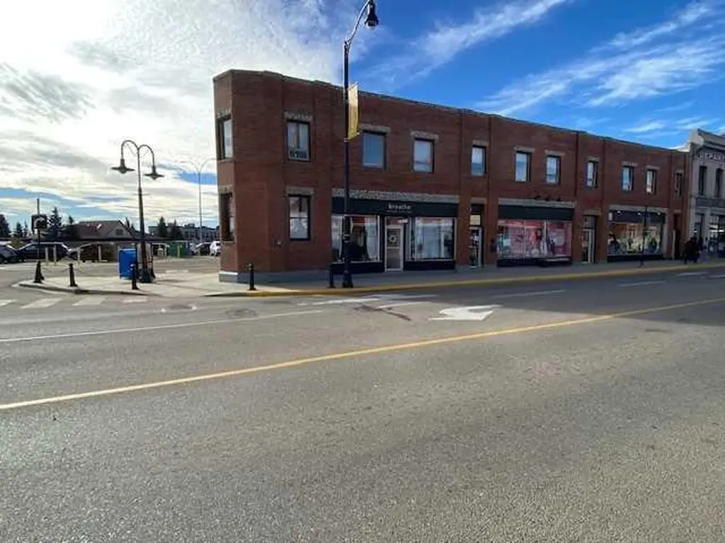 4919 50 Avenue Lacombe AB T4L 1Y1