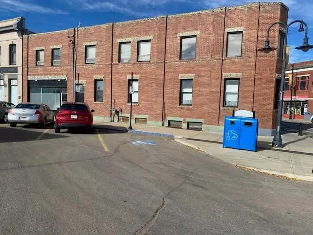 4919 50 Avenue Lacombe AB T4L 1Y1