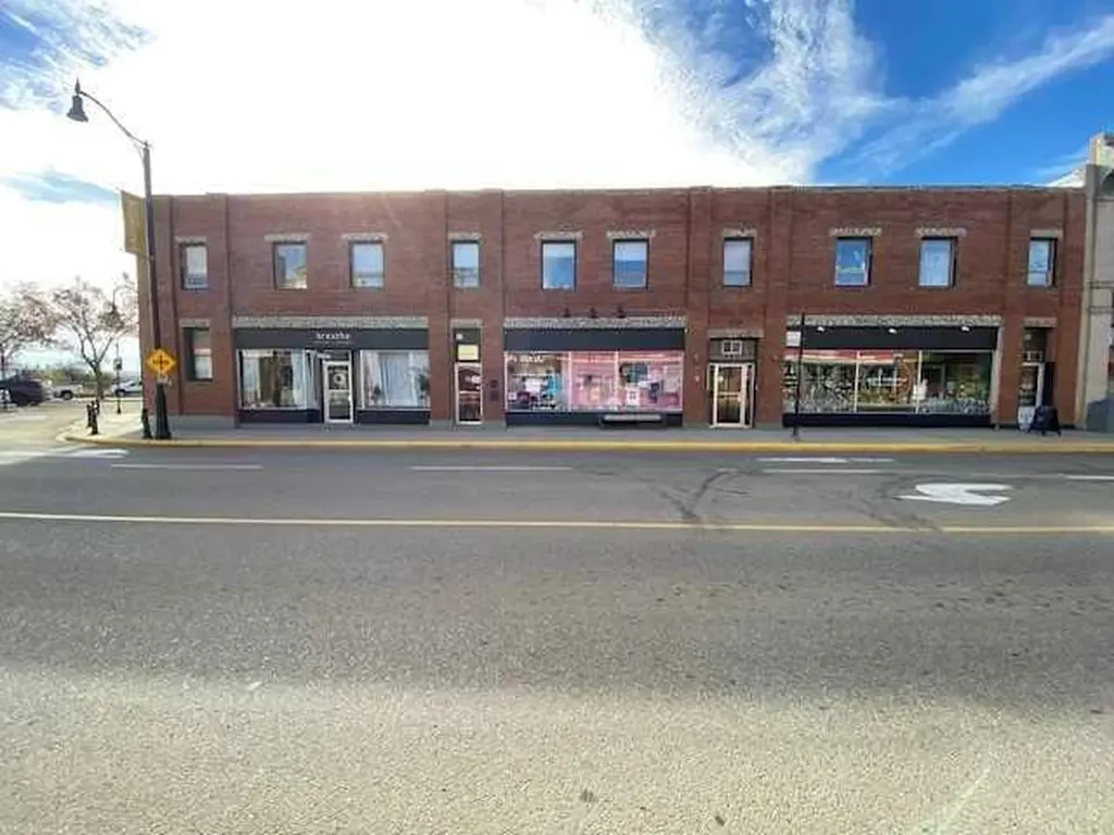 4919 50 Avenue Lacombe AB T4L 1Y1