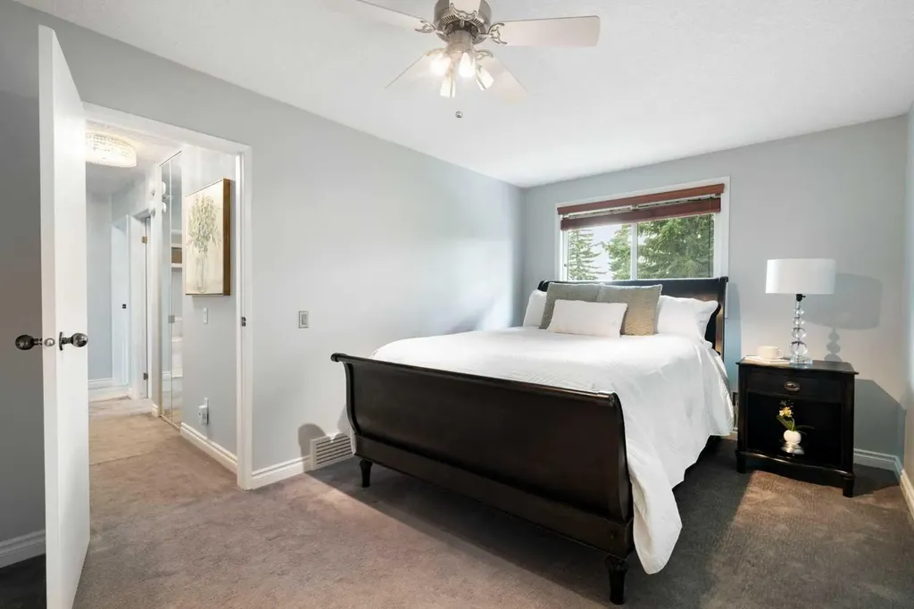 6915 Ranchview Drive NW Calgary AB T3G 1R8