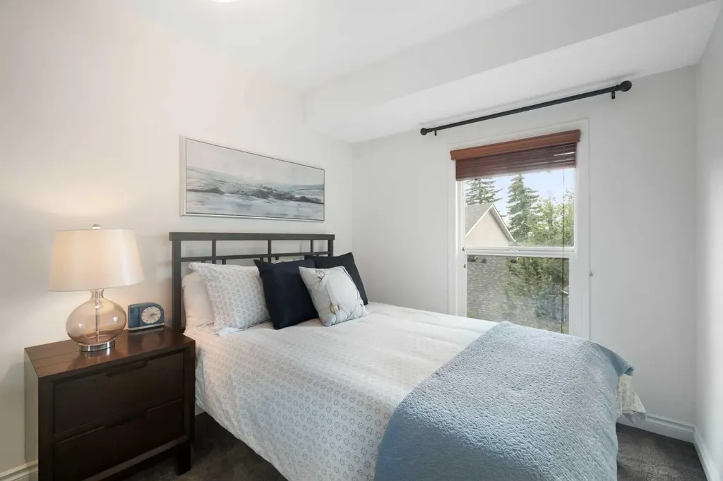 6915 Ranchview Drive NW Calgary AB T3G 1R8