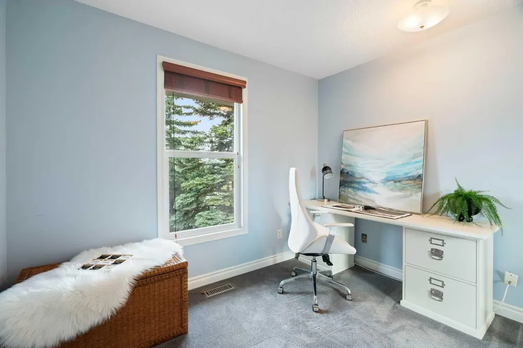 6915 Ranchview Drive NW Calgary AB T3G 1R8