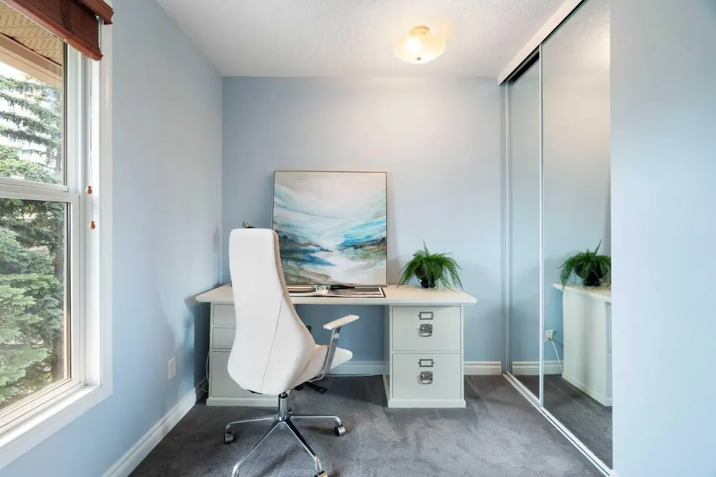 6915 Ranchview Drive NW Calgary AB T3G 1R8