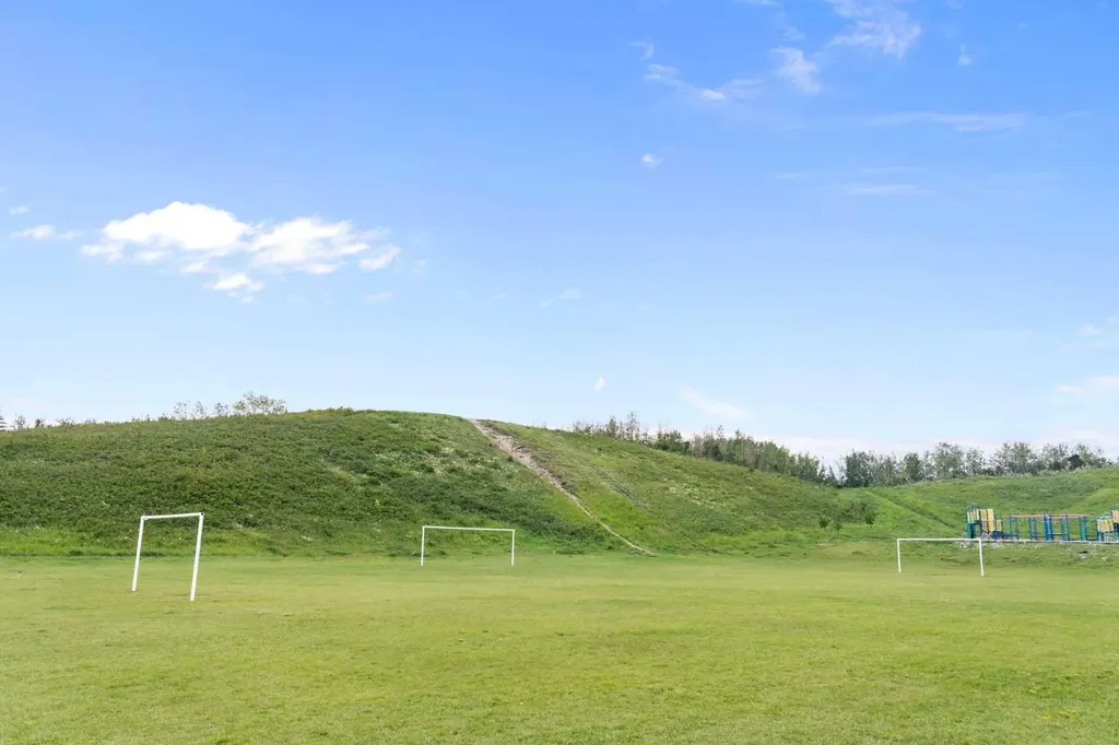 6915 Ranchview Drive NW Calgary AB T3G 1R8