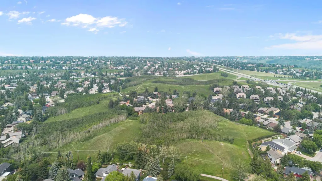 6915 Ranchview Drive NW Calgary AB T3G 1R8