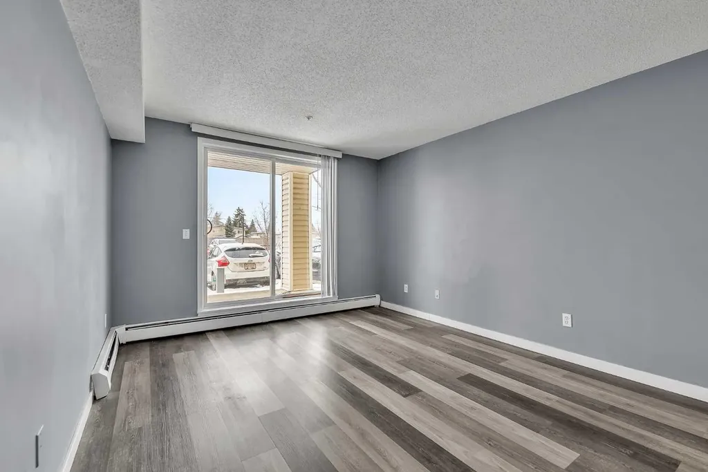 1717 60 Street SE Calgary AB T2A 7Y7