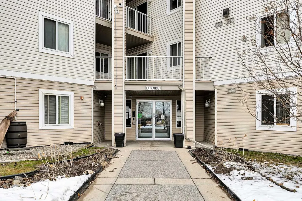 1717 60 Street SE Calgary AB T2A 7Y7