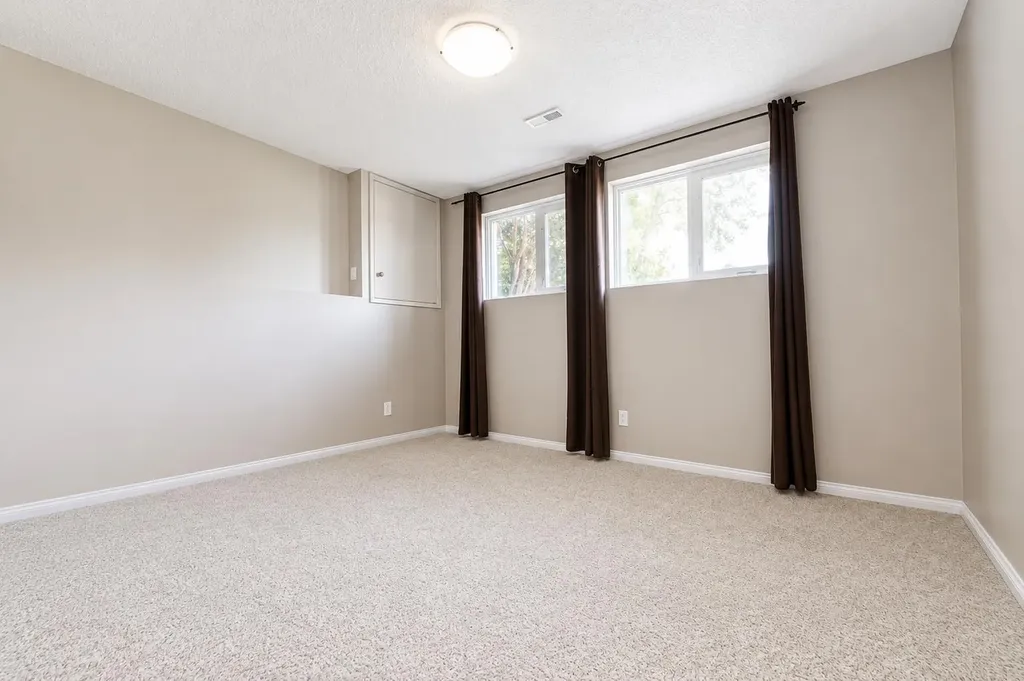 11814 96 Street Grande Prairie AB T8V 4P4