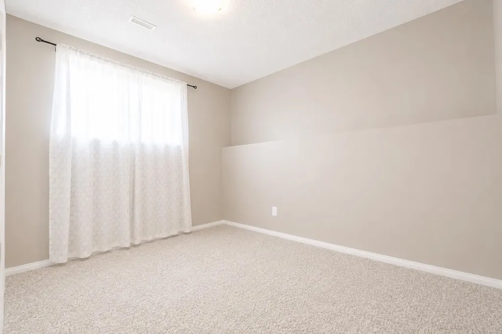 11814 96 Street Grande Prairie AB T8V 4P4